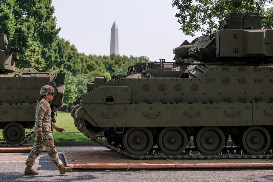 Republikeinen regenen op de parade van Trump