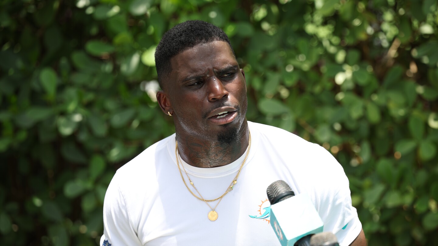 Tyreek Hill loopt 100 meter in 10.15 seconden bij California Track Meet